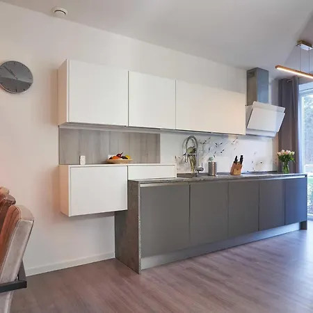 Prora - Komfortables Dünen Apartment mit Strandzugang, Gemeinschaftssauna und Waschmaschine - Hühnergott Apartamento Binz